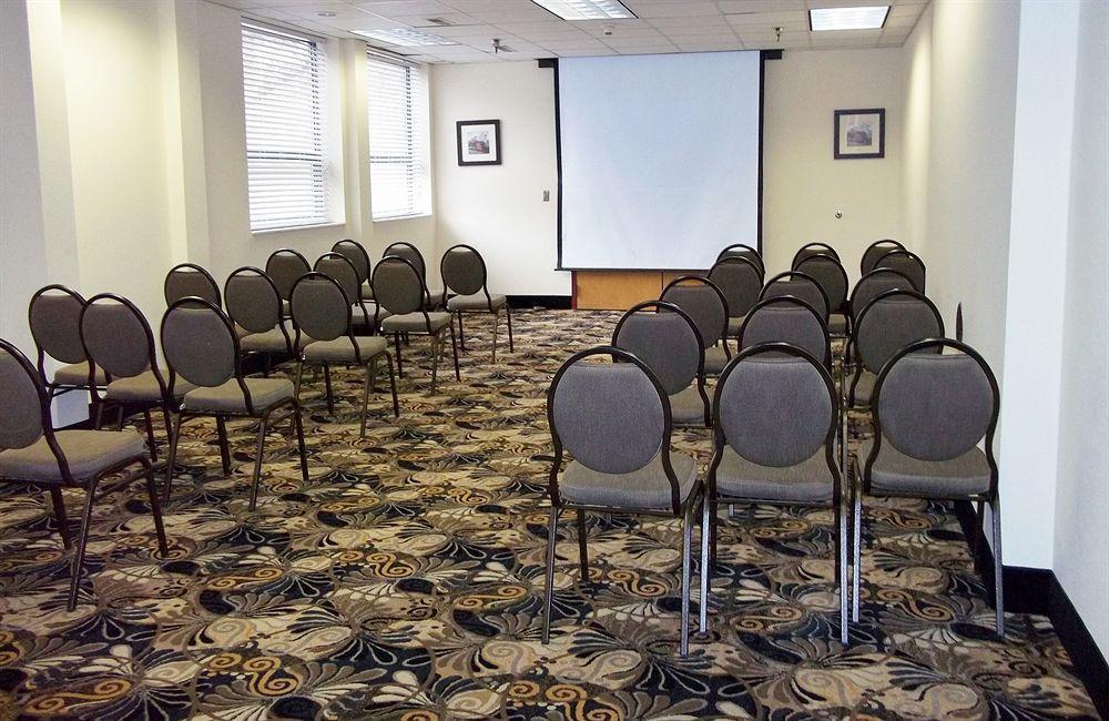Four Points By Sheraton Omaha Midtown Εξωτερικό φωτογραφία