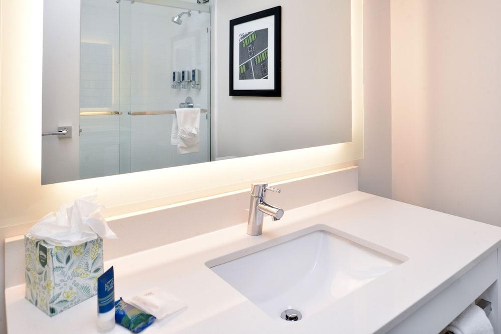 Four Points By Sheraton Omaha Midtown Εξωτερικό φωτογραφία