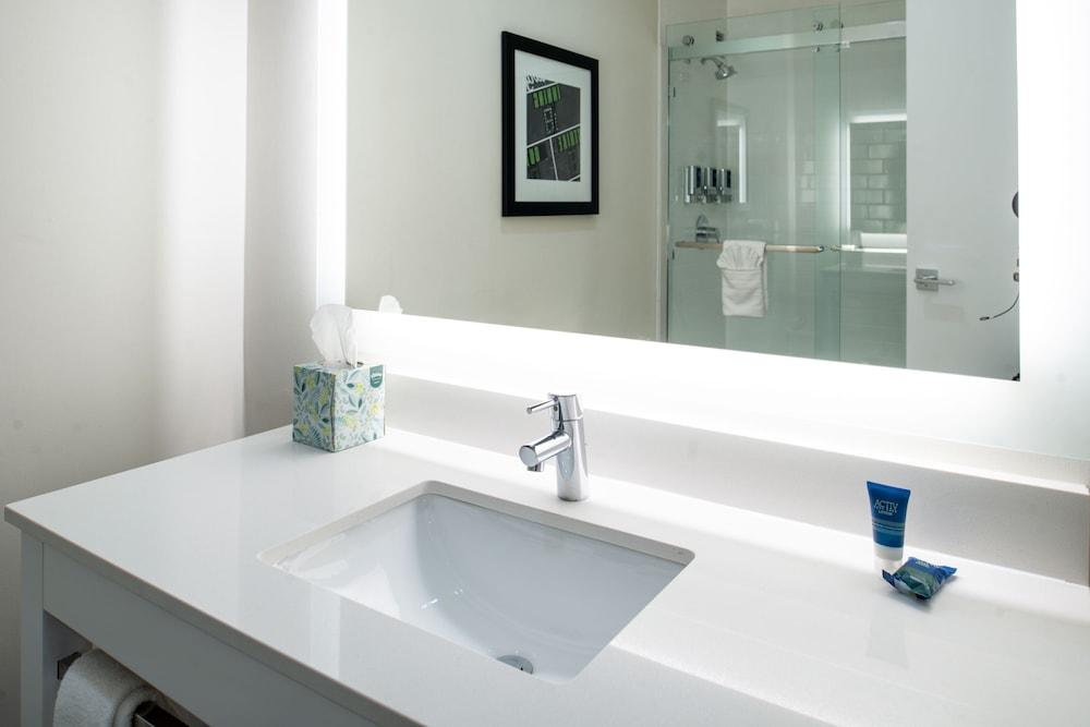 Four Points By Sheraton Omaha Midtown Εξωτερικό φωτογραφία