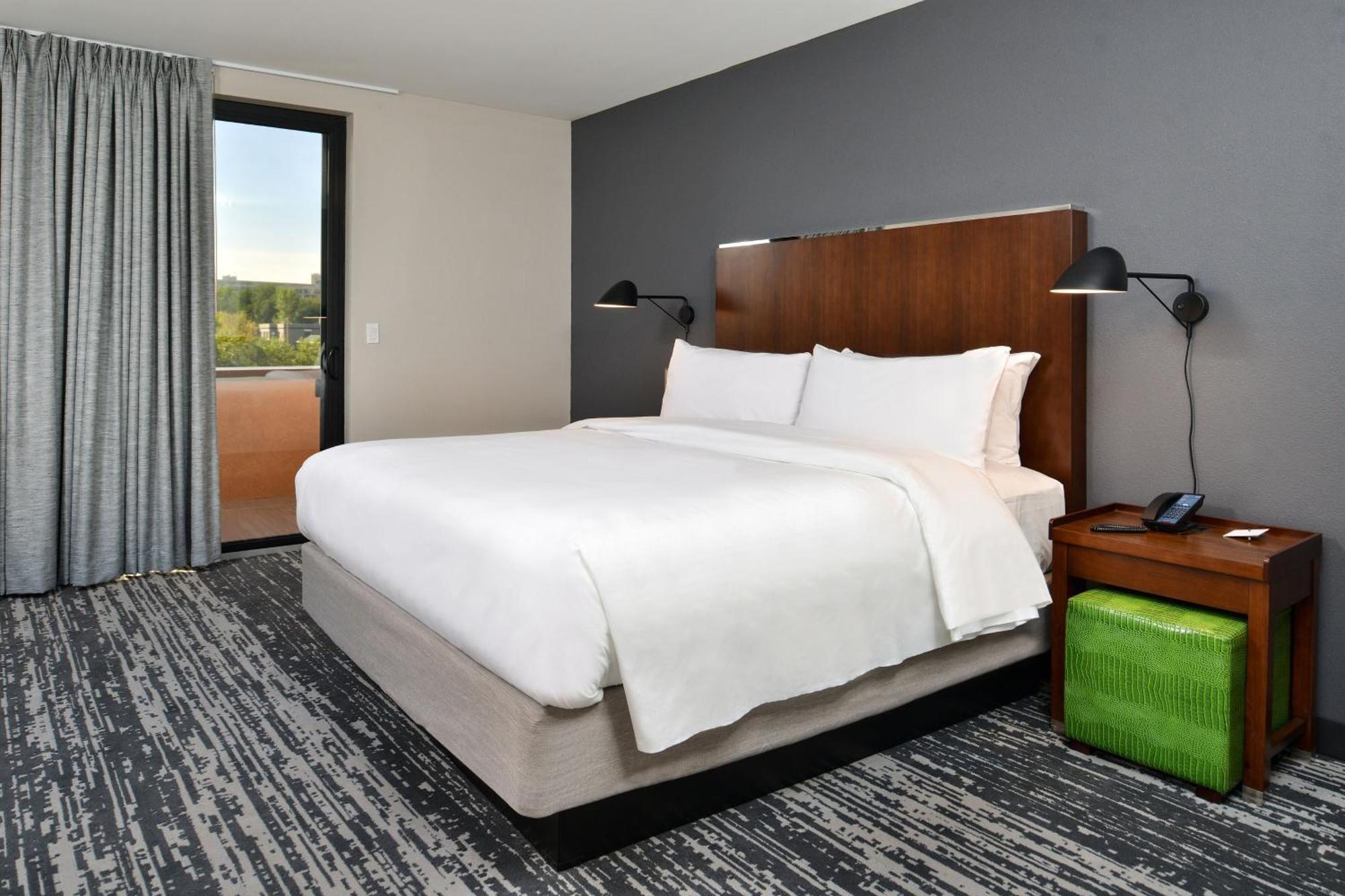 Four Points By Sheraton Omaha Midtown Εξωτερικό φωτογραφία